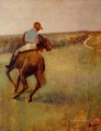 栗色の馬に乗る青い服の騎手 エドガー・ドガ
